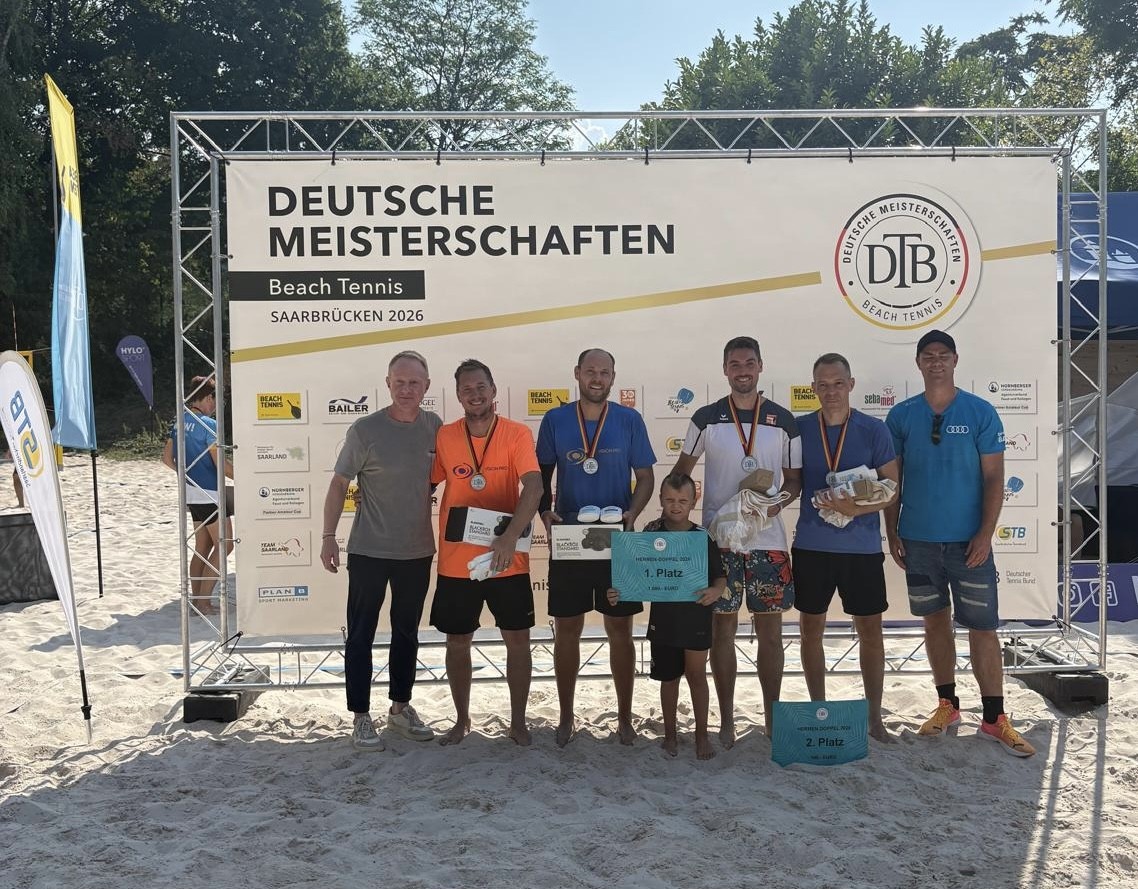 Siegerehrung im Herren-Doppel bei den Deutschen Beach-Tennis-Meisterschaften 2026 in Saarbrücken